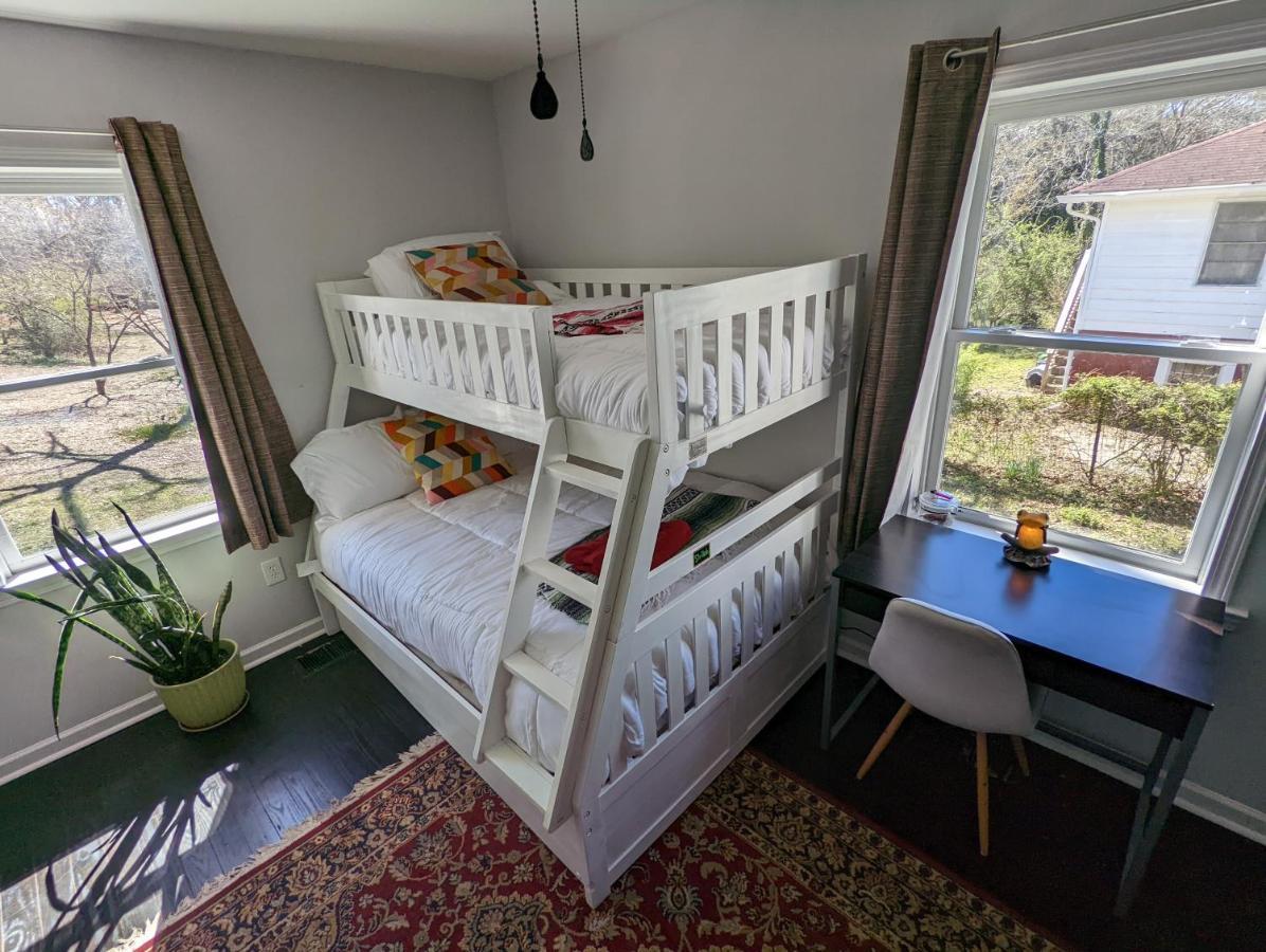 Ekstasis Hostel & Urban Farm Atlanta Luaran gambar
